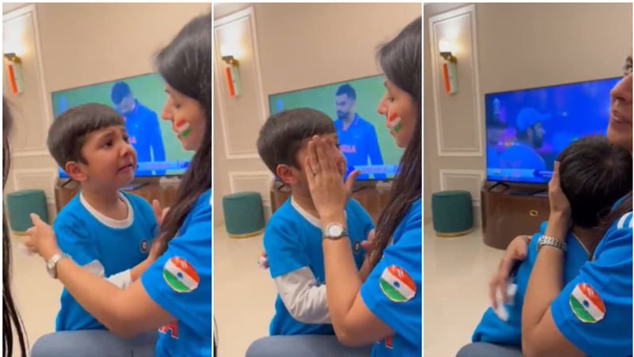 തോല്വി സഹിക്കാവുന്നതിലും അപ്പുറം! അമ്മയെ കെട്ടിപ്പിടിച്ച് വിതുമ്പി പിഞ്ചുകുഞ്ഞ്; വീഡിയോ തോല്വി സഹിക്കാവുന്നതിലും അപ്പുറം! അമ്മയെ കെട്ടിപ്പിടിച്ച് വിതുമ്പി പിഞ്ചുകുഞ്ഞ്; വീഡിയോ