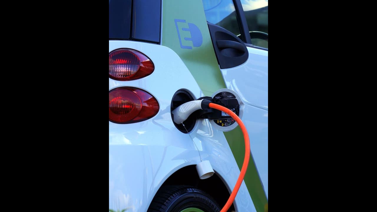 ഇലക്ട്രിക് കാര്‍ ചാര്‍ജ് ചെയ്യാന്‍ വെറും 10 മിനുറ്റ്, മൊബൈലിനും ലാപ്‌ടോപ്പിനും ഒരു മിനുറ്റ്! കണ്ടെത്തല്‍