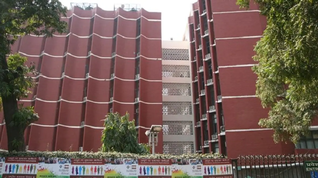 Assembly Election 2023: Drugs, cash, liquor worth Rs 1,760 crore seized by EC in poll states Assembly Election 2023: Drugs, cash, liquor worth Rs 1,760 crore seized by EC in poll states