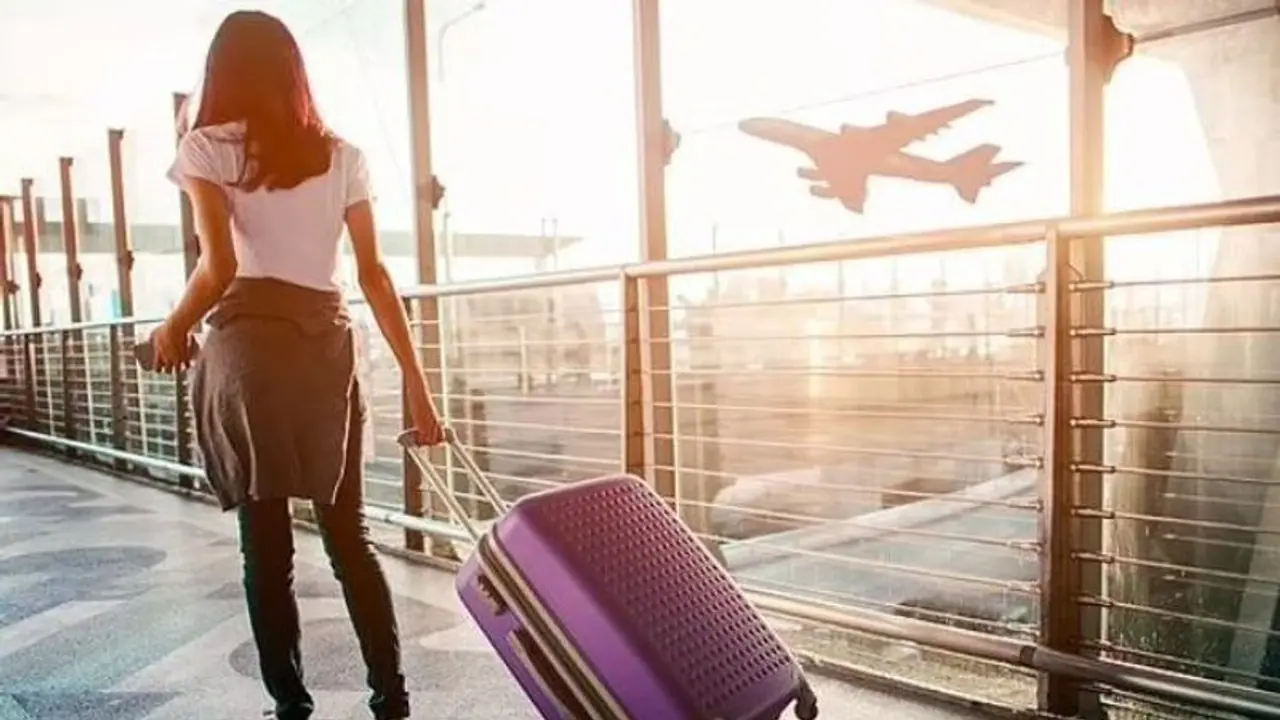 விமானத்தில் பயணிப்பவர்கள் எவ்வளவு பணத்தை வைத்திருக்க வேண்டும் தெரியுமா.? இதை மீறினால் அபராதம் நிச்சயம்..