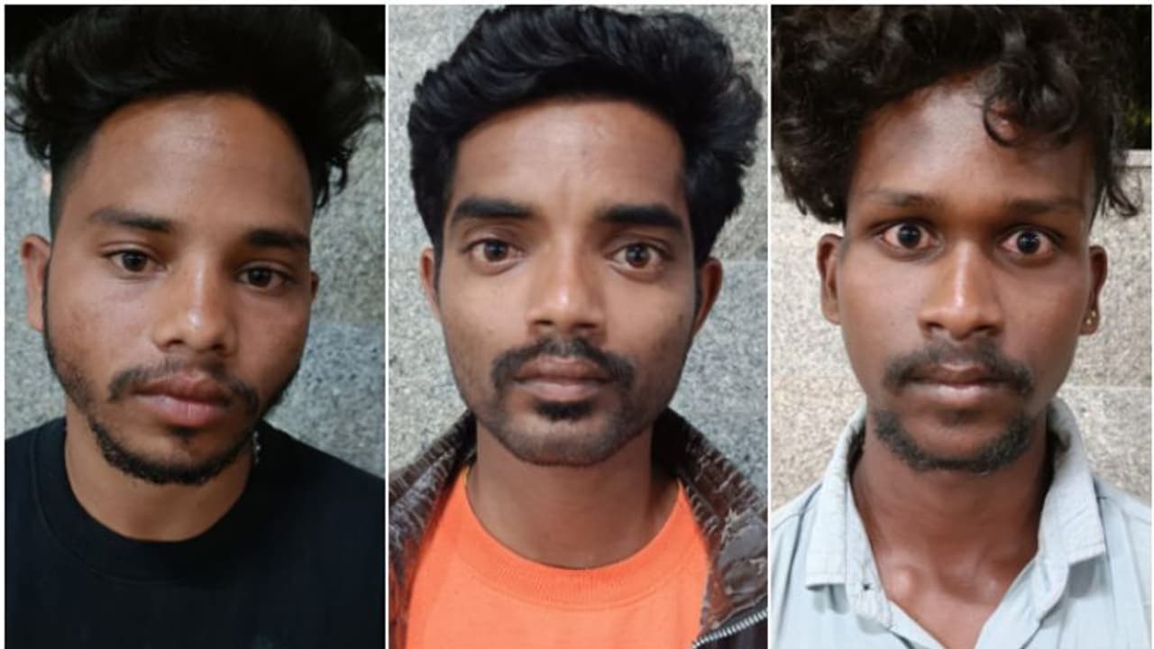 റെയിൽവേ സ്റ്റേഷൻ പരിസരത്ത് പൊലീസിന്റെ മിന്നൽ പരിശോധന, പാലക്കാട് കുടുങ്ങിയത് കേരളത്തിൽ കഞ്ചാവുമായെത്തിയ സംഘം റെയിൽവേ സ്റ്റേഷൻ പരിസരത്ത് പൊലീസിന്റെ മിന്നൽ പരിശോധന, പാലക്കാട് കുടുങ്ങിയത് കേരളത്തിൽ കഞ്ചാവുമായെത്തിയ സംഘം