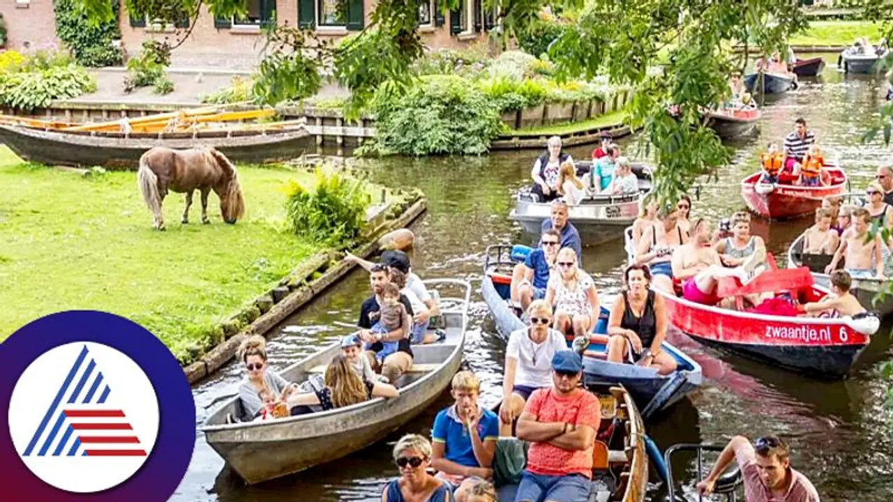 ರಸ್ತೆಯೇ ಇಲ್ಲದ ಊರಿದು, ಓಡಾಡಬೇಕು ಅಂದ್ರೆ ದೋಣಿಯೇ ನಿಮಗಿರೋ ಆಯ್ಕೆ!