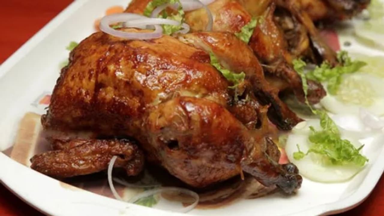 കായംകുളത്തെ 'കിങ് കഫേ'യിലെ ഷവായ് പണികൊടുത്തത് 20 പേർക്ക്, ഹോട്ടൽ അടപ്പിച്ചു കായംകുളത്തെ 'കിങ് കഫേ'യിലെ ഷവായ് പണികൊടുത്തത് 20 പേർക്ക്, ഹോട്ടൽ അടപ്പിച്ചു