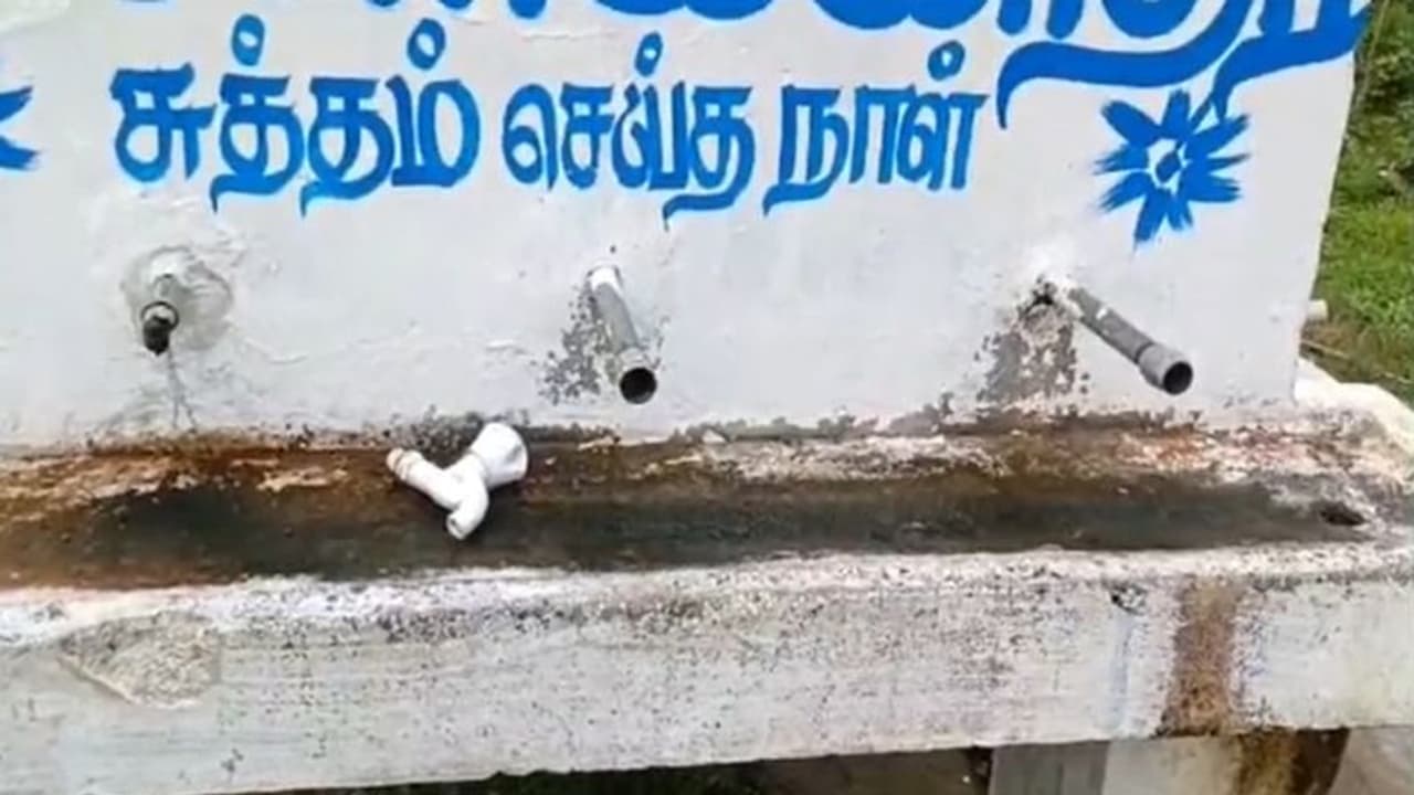 அன்று வேங்கை வயல்... இன்று திருவந்தவார்... காஞ்சிபுரம் பள்ளி குடிநீர்த் தொட்டியில் மலம் கலந்த அவலம்! அன்று வேங்கை வயல்... இன்று திருவந்தவார்... காஞ்சிபுரம் பள்ளி குடிநீர்த் தொட்டியில் மலம் கலந்த அவலம்!