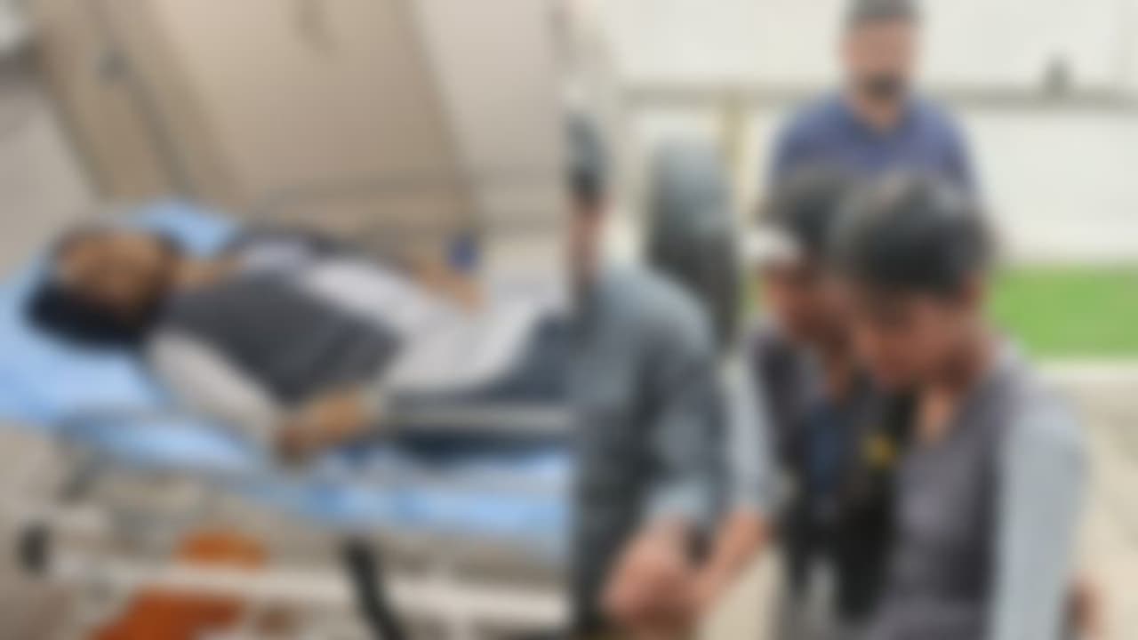 'ഡോർ അടച്ചിരുന്നില്ല, അമിതവേഗതയിൽ പാഞ്ഞു, പെട്ടെന്ന് ബ്രേക്കിട്ടു' വിദ്യാർത്ഥിനികൾ ബസിൽ നിന്ന് തെറിച്ചുവീണു 'ഡോർ അടച്ചിരുന്നില്ല, അമിതവേഗതയിൽ പാഞ്ഞു, പെട്ടെന്ന് ബ്രേക്കിട്ടു' വിദ്യാർത്ഥിനികൾ ബസിൽ നിന്ന് തെറിച്ചുവീണു