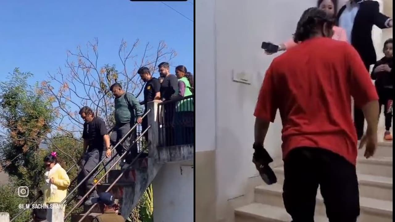 ಮೊಣಕಾಲು ಗಾಯದಿಂದ ಬಳಲುತ್ತಿದ್ದಾರೆ ಧೋನಿ, ಈ ಬಾರಿಯ ಐಪಿಎಲ್ಗೆ ಡೌಟ್! ಮೊಣಕಾಲು ಗಾಯದಿಂದ ಬಳಲುತ್ತಿದ್ದಾರೆ ಧೋನಿ, ಈ ಬಾರಿಯ ಐಪಿಎಲ್ಗೆ ಡೌಟ್!