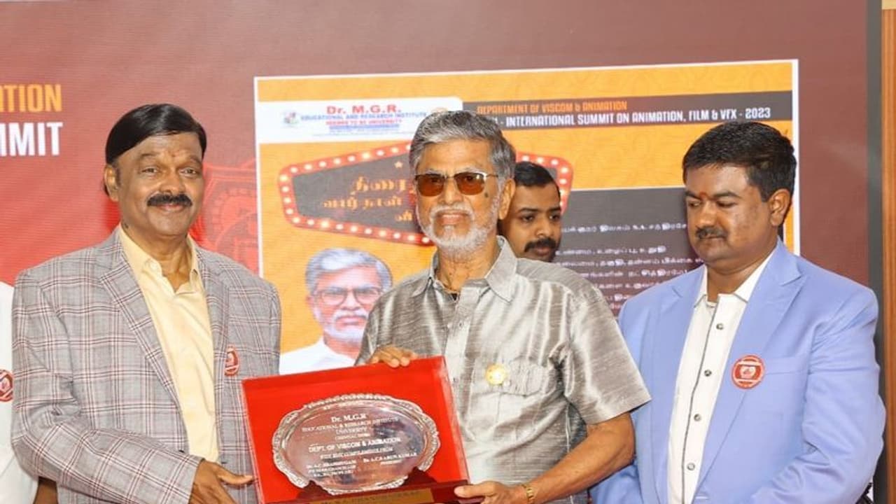 நடிகர் விஜய்யின் தந்தை எஸ்.ஏ.சந்திரசேகருக்கு திரைத்துறை வாழ்நாள் சாதனையாளர் விருது!