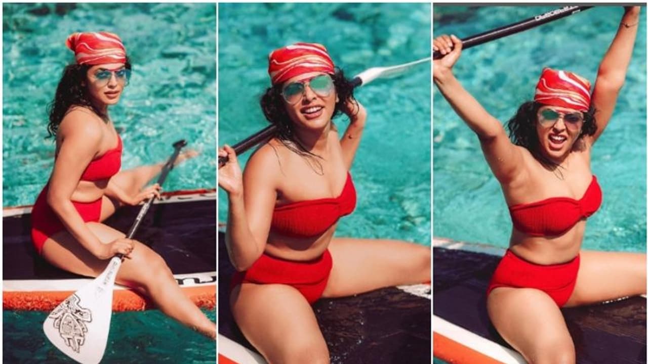 ചുവന്ന ബിക്കിനിയില്‍ കടലില്‍ വഞ്ചി തുഴഞ്ഞ് ഗ്ലാമറസായി റിമ ചിത്രങ്ങള്‍ വൈറല്‍.!