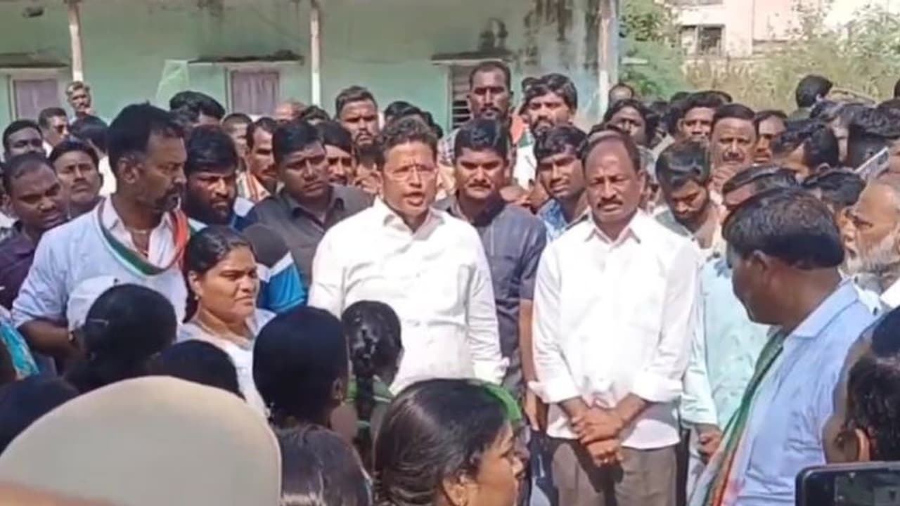 sridhar babu : మంథనిలో సీఎం కేసీఆర్ గూండాయిజం సంస్కృతిని ప్రోత్సహిన్నారు శ్రీధర్ బాబు sridhar babu : మంథనిలో సీఎం కేసీఆర్ గూండాయిజం సంస్కృతిని ప్రోత్సహిన్నారు శ్రీధర్ బాబు