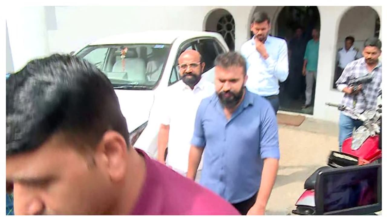 42 ലക്ഷത്തിന്റെ ബെൻസ് കാർ, റെസ്റ്റോറന്റുകളിൽ വൻ നിക്ഷേപം, എല്ലാം പറയാതെ ഭാസുരാംഗൻ, ഇഡി റിമാൻഡ് റിപ്പോർട്ട് 