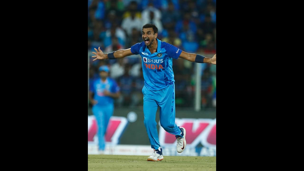 ഹര്ഷല് പട്ടേലിന് വീണ്ടും ബംപറടിച്ചു, ഡാരില് മിച്ചല് ചെന്നൈയില്, കോട്സീയെ റാഞ്ചി മുംബൈ ഹര്ഷല് പട്ടേലിന് വീണ്ടും ബംപറടിച്ചു, ഡാരില് മിച്ചല് ചെന്നൈയില്, കോട്സീയെ റാഞ്ചി മുംബൈ