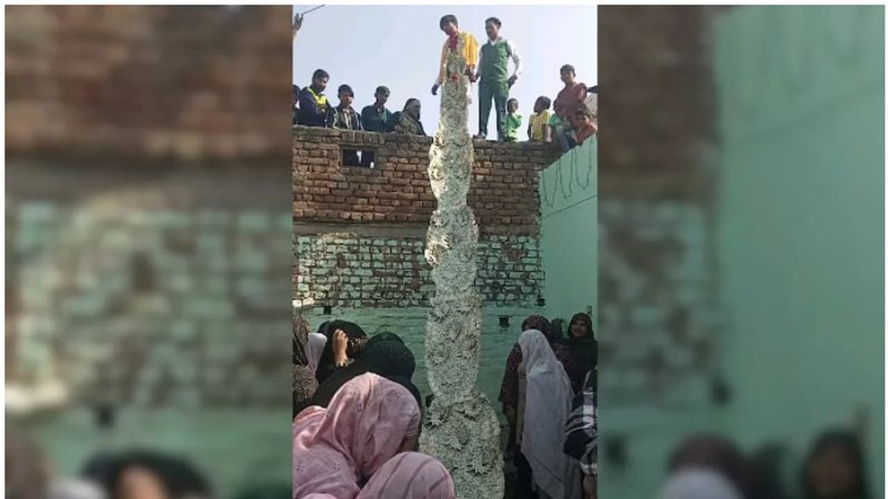 500ന്റെ 4000 നോട്ടുകൾ ഉപയോ​ഗിച്ച് കൂറ്റൻ നോട്ടുമാല ധരിച്ച് വരൻ; വിമർശിച്ചും അനുകൂലിച്ചും സോഷ്യൽമീഡിയ വീഡിയോ