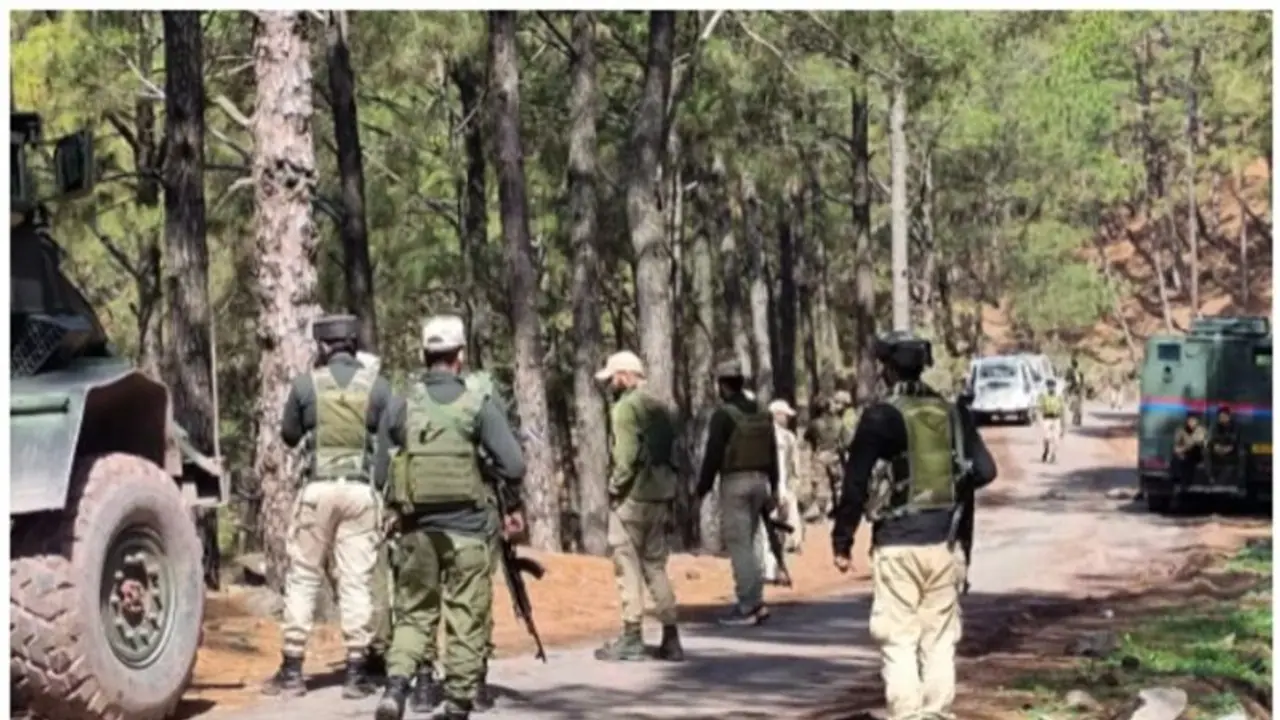 രജൗരി ഏറ്റുമുട്ടൽ; 5 സൈനികർക്ക് വീരമൃത്യു; 2 ഭീകരരെ വധിച്ചു; മേഖലയിൽ റെഡ് അലർട്ട് രജൗരി ഏറ്റുമുട്ടൽ; 5 സൈനികർക്ക് വീരമൃത്യു; 2 ഭീകരരെ വധിച്ചു; മേഖലയിൽ റെഡ് അലർട്ട്