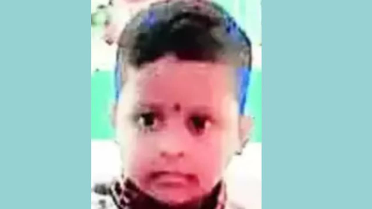 പുസ്തകം മറന്നതിന് നാലാം ക്ലാസുകാരന് അധ്യാപികയുടെ ശിക്ഷ സിറ്റ് അപ്പ്; 10 വയസുകാരൻ കുഴഞ്ഞുവീണ് മരിച്ചു പുസ്തകം മറന്നതിന് നാലാം ക്ലാസുകാരന് അധ്യാപികയുടെ ശിക്ഷ സിറ്റ് അപ്പ്; 10 വയസുകാരൻ കുഴഞ്ഞുവീണ് മരിച്ചു