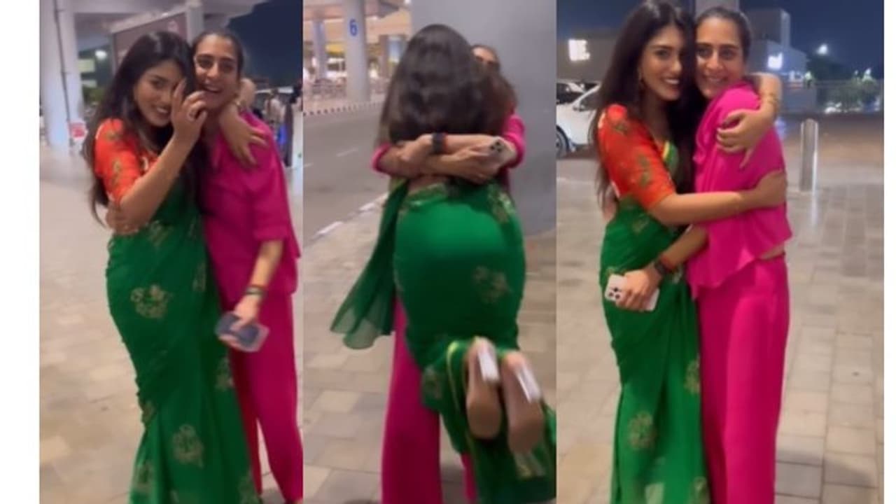 న్యూజిలాండ్ నుంచి తిరిగొచ్చిన సురేఖ వాణి.. కూతుర్ని చూడగానే ఎయిర్ పోర్ట్ లో రచ్చ రచ్చ చేసిందిగా, వీడియో న్యూజిలాండ్ నుంచి తిరిగొచ్చిన సురేఖ వాణి.. కూతుర్ని చూడగానే ఎయిర్ పోర్ట్ లో రచ్చ రచ్చ చేసిందిగా, వీడియో