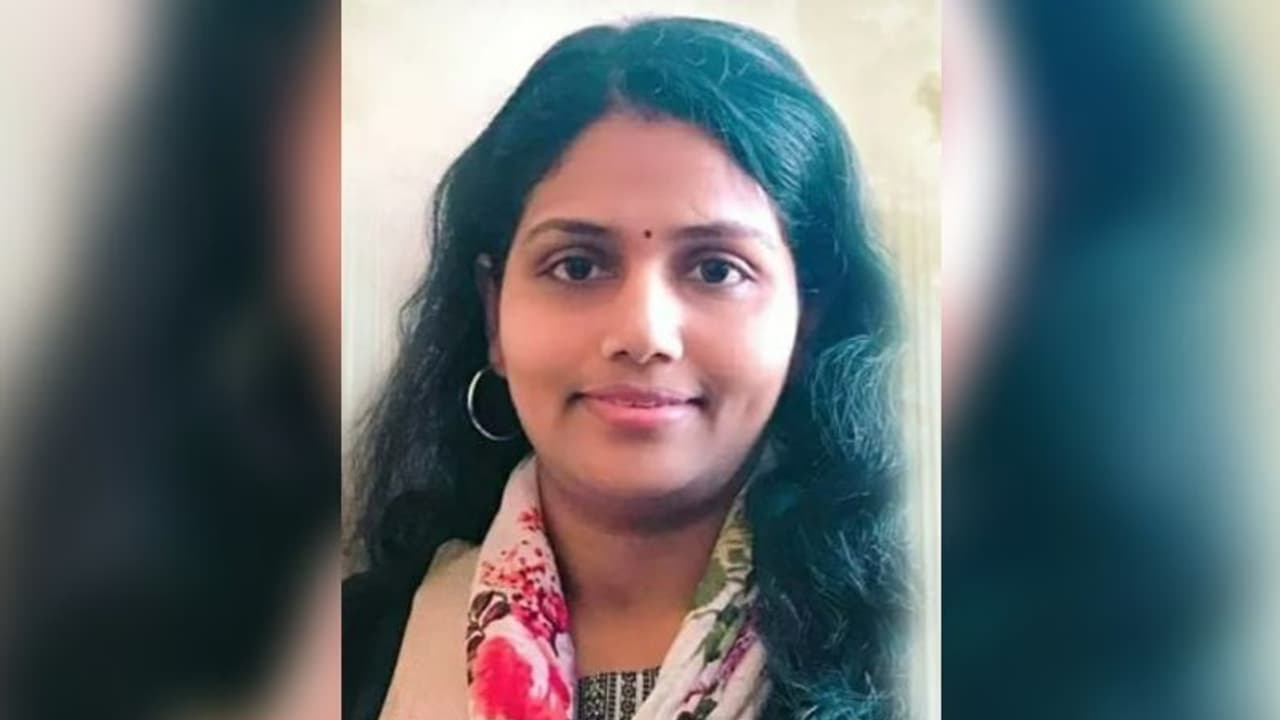 മലയാളി അധ്യാപിക അബുദാബിയിൽ മരിച്ചു മലയാളി അധ്യാപിക അബുദാബിയിൽ മരിച്ചു