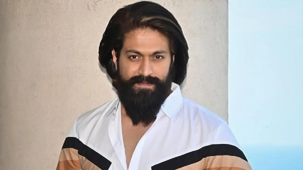 ನನಗೆ ಗೊತ್ತು, ದಯವಿಟ್ಟು ತಾಳ್ಮೆ ಇಟ್ಕೊಳ್ಳಿ: Yash 19 ಚಿತ್ರದ ಬಗ್ಗೆ ರಾಕಿಭಾಯ್ ಹೀಗೆ ಅನ್ನೋದಾ! ನನಗೆ ಗೊತ್ತು, ದಯವಿಟ್ಟು ತಾಳ್ಮೆ ಇಟ್ಕೊಳ್ಳಿ: Yash 19 ಚಿತ್ರದ ಬಗ್ಗೆ ರಾಕಿಭಾಯ್ ಹೀಗೆ ಅನ್ನೋದಾ!