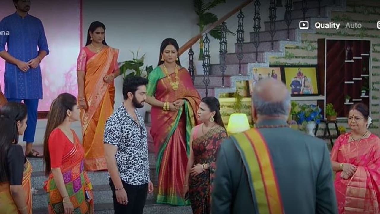 Brahma Mudi Serial Today:స్వప్నను కార్నర్ చేసిన రాహుల్, మెడపెట్టి బయటకు గెంటిన రుద్రాణి