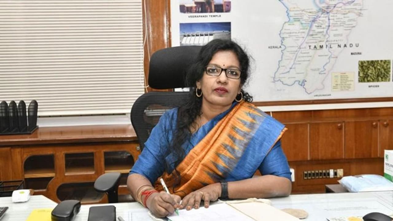  ஏரி குளம் எல்லாம் ரொம்பி போய் இருக்கு.. பொதுமக்கள் எச்சரிக்கையாக இருக்க வேண்டும்.. தேனி மாவட்ட ஆட்சியர்..!