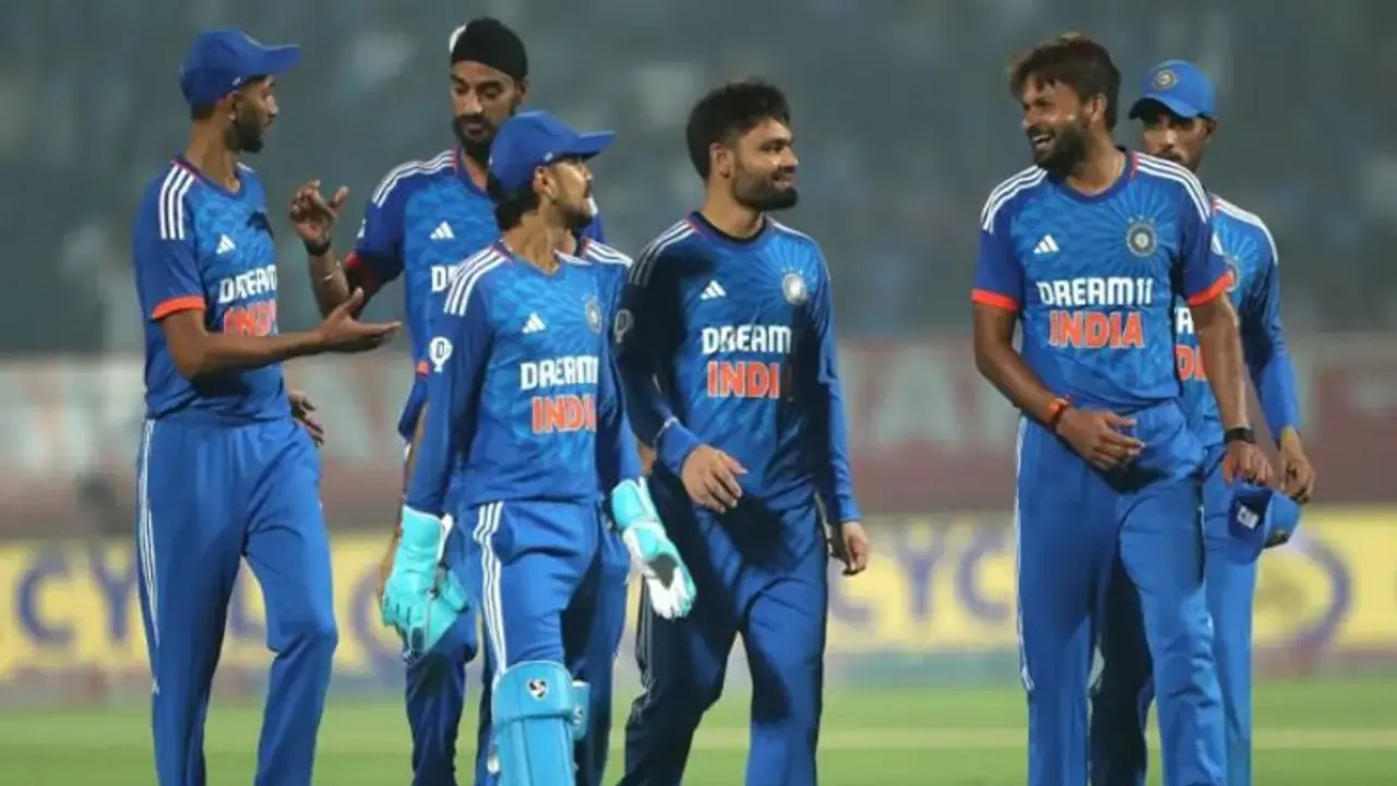 IND vs AUS 2nd T20: ఆ ఆటగాడిపై వేటు పడేనా? రెండో టీ20 ఆడే భారత జట్టు ఇదే! IND vs AUS 2nd T20: ఆ ఆటగాడిపై వేటు పడేనా? రెండో టీ20 ఆడే భారత జట్టు ఇదే!