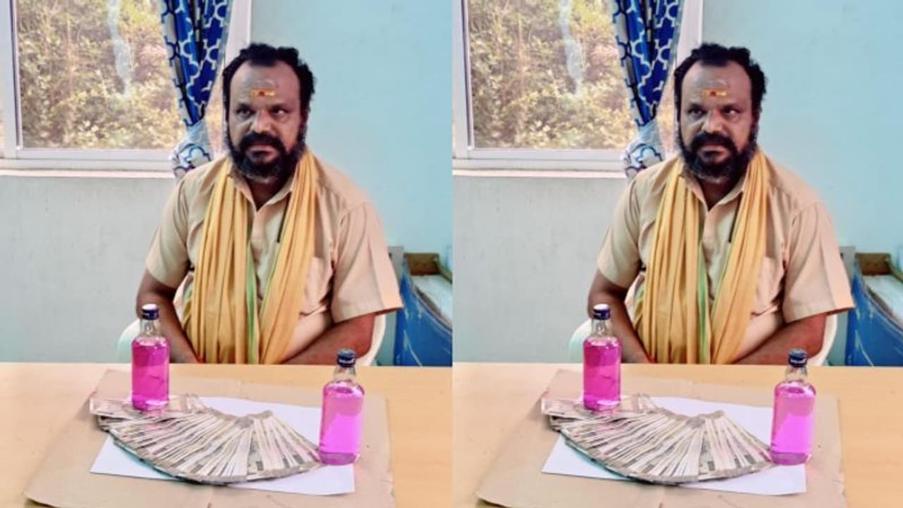 ACB Raids : ఏపీ సచివాలయంలో ఏసిబి దాడి... రెడ్ హ్యాండెడ్ గా పట్టుబడ్డ లంచావతారం (వీడియో) ACB Raids : ఏపీ సచివాలయంలో ఏసిబి దాడి... రెడ్ హ్యాండెడ్ గా పట్టుబడ్డ లంచావతారం (వీడియో)