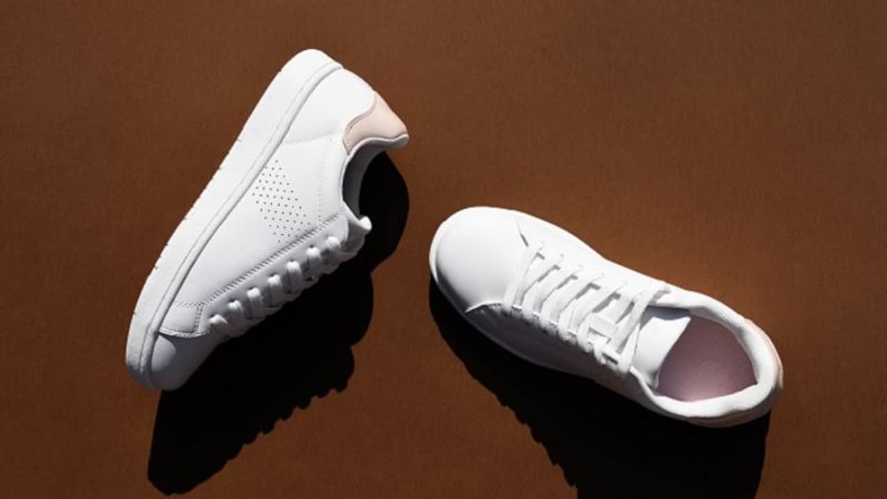 Gujarat shocker! Woman employer forces sales manager to lick shoes, beaten for seeking salary Gujarat shocker! Woman employer forces sales manager to lick shoes, beaten for seeking salary