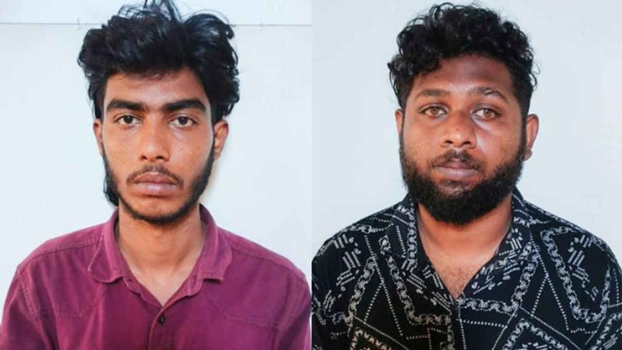 ഡോക്ടറുടെ വ്യാജകുറിപ്പടി, മാന്നാറിലെ മെഡിക്കല് സ്റ്റോറുകളിലേക്ക് പറന്ന് യുവാക്കൾ, പിടികൂടിയത് 50 മാരക ഗുളികകൾ ഡോക്ടറുടെ വ്യാജകുറിപ്പടി, മാന്നാറിലെ മെഡിക്കല് സ്റ്റോറുകളിലേക്ക് പറന്ന് യുവാക്കൾ, പിടികൂടിയത് 50 മാരക ഗുളികകൾ