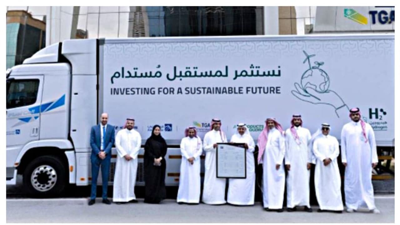 ഹൈഡ്രജനിൽ പ്രവർത്തിക്കുന്ന ട്രക്ക് സൗദിയിലെ നിരത്തിൽ