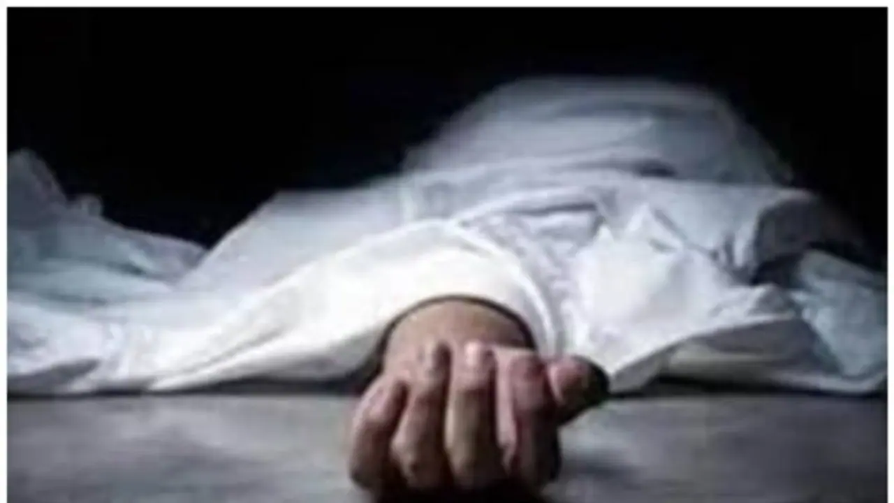 Chhattisgarh: Father of Mahadev app's accused found dead under suspicious circumstances; cops suspect suicide Chhattisgarh: Father of Mahadev app's accused found dead under suspicious circumstances; cops suspect suicide