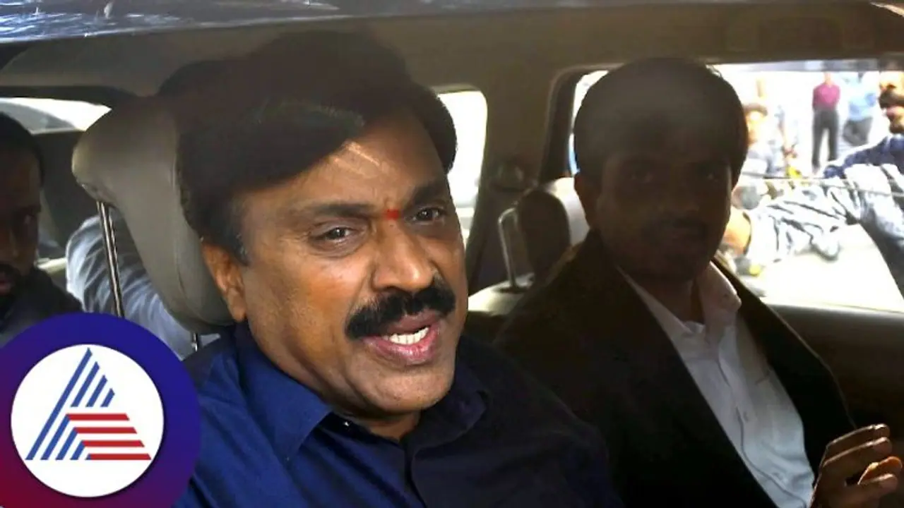 ಸಿಎಂ ವಿರುದ್ಧ 'ನಾಲಾಯಕ್' ಪದ ಬಳಕೆ ಸಮರ್ಥಿಸಿಕೊಂಡ ಶಾಸಕ ಜನಾರ್ದನ ರೆಡ್ಡಿ ಸಿಎಂ ವಿರುದ್ಧ 'ನಾಲಾಯಕ್' ಪದ ಬಳಕೆ ಸಮರ್ಥಿಸಿಕೊಂಡ ಶಾಸಕ ಜನಾರ್ದನ ರೆಡ್ಡಿ