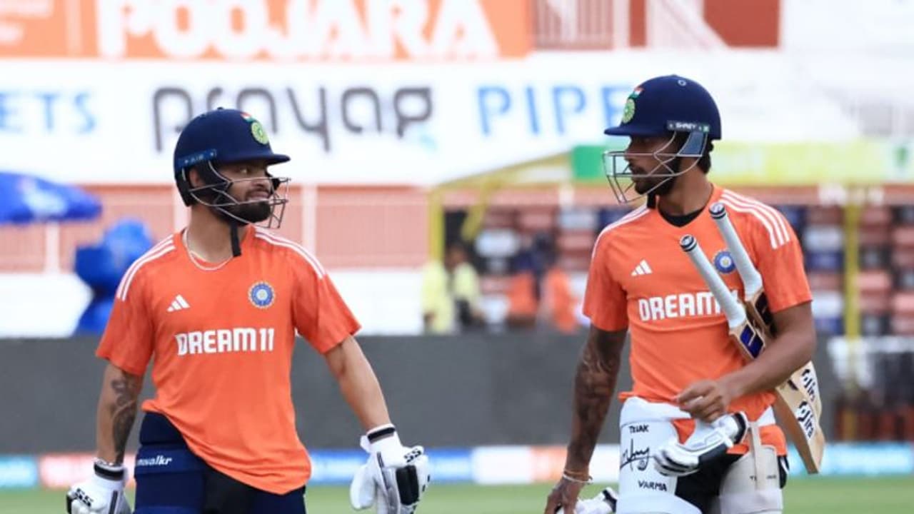 കേരളം ക്രിക്കറ്റ് ആവേശത്തില്; ഇന്ത്യ ഓസ്ട്രേലിയ രണ്ടാം ട്വന്റി 20 ഇന്ന് കാര്യവട്ടത്ത്, അറിയേണ്ടതെല്ലാം കേരളം ക്രിക്കറ്റ് ആവേശത്തില്; ഇന്ത്യ ഓസ്ട്രേലിയ രണ്ടാം ട്വന്റി 20 ഇന്ന് കാര്യവട്ടത്ത്, അറിയേണ്ടതെല്ലാം