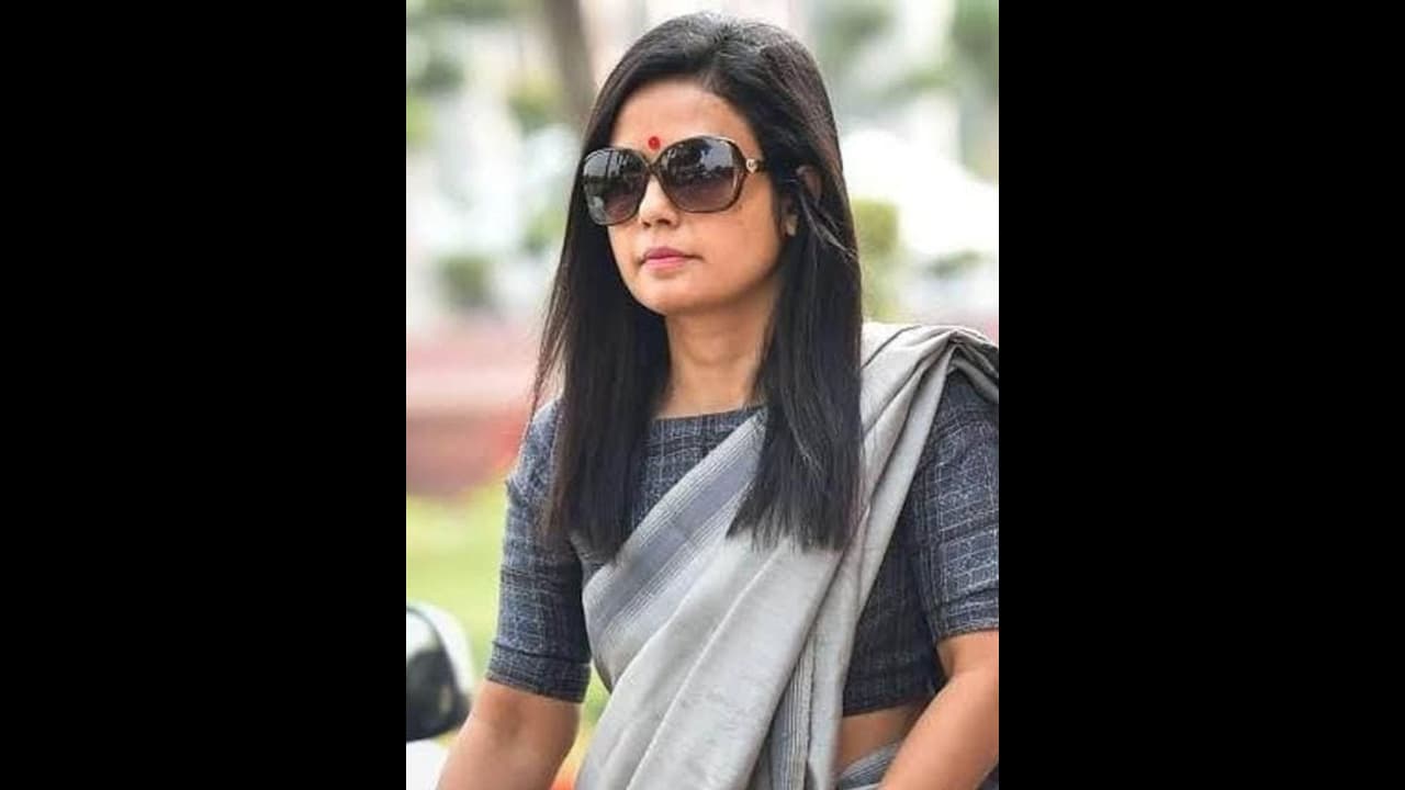 கேள்வி கேட்க பணம் பெற்ற குற்றச்சாட்டு.. மஹுவா மொய்த்ராவின் எம்.பி பதவி தப்புமா? 