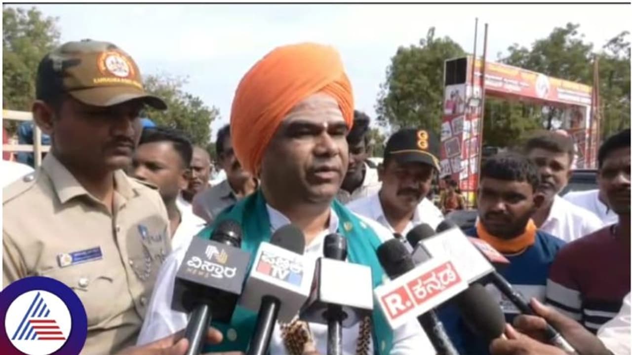 ಯಾವುದೇ ಸಮಾಜಕ್ಕೆ ನೋವುಂಟಾಗುವುದಿದ್ದರೆ ಜಾತಿಗಣತಿ ವರದಿ ಬಿಡುಗಡೆ ಮಾಡಬೇಡಿ: ದಿಂಗಾಲೇಶ್ವರ ಸ್ವಾಮೀಜಿ ಯಾವುದೇ ಸಮಾಜಕ್ಕೆ ನೋವುಂಟಾಗುವುದಿದ್ದರೆ ಜಾತಿಗಣತಿ ವರದಿ ಬಿಡುಗಡೆ ಮಾಡಬೇಡಿ: ದಿಂಗಾಲೇಶ್ವರ ಸ್ವಾಮೀಜಿ