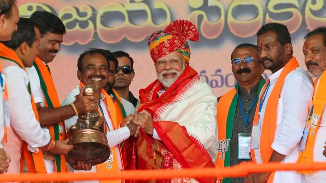 Telangana Elections 2023: ప్రధాని మోడీ 166 కిలోమీటర్ల మెగా రోడ్షో .. Telangana Elections 2023: ప్రధాని మోడీ 166 కిలోమీటర్ల మెగా రోడ్షో ..
