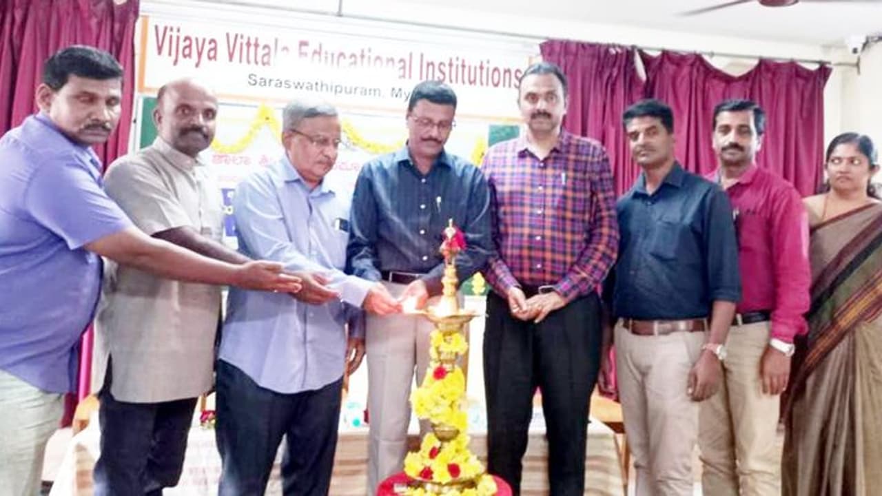 ಪಿಯುಸಿ ಹಂತದಲ್ಲಿ ಕನ್ನಡ ಭಾಷಾ ಪಠ್ಯ ಬೋಧನೆ ಅತ್ಯಂತ ಸವಾಲಿನ ಕೆಲಸ ಪಿಯುಸಿ ಹಂತದಲ್ಲಿ ಕನ್ನಡ ಭಾಷಾ ಪಠ್ಯ ಬೋಧನೆ ಅತ್ಯಂತ ಸವಾಲಿನ ಕೆಲಸ