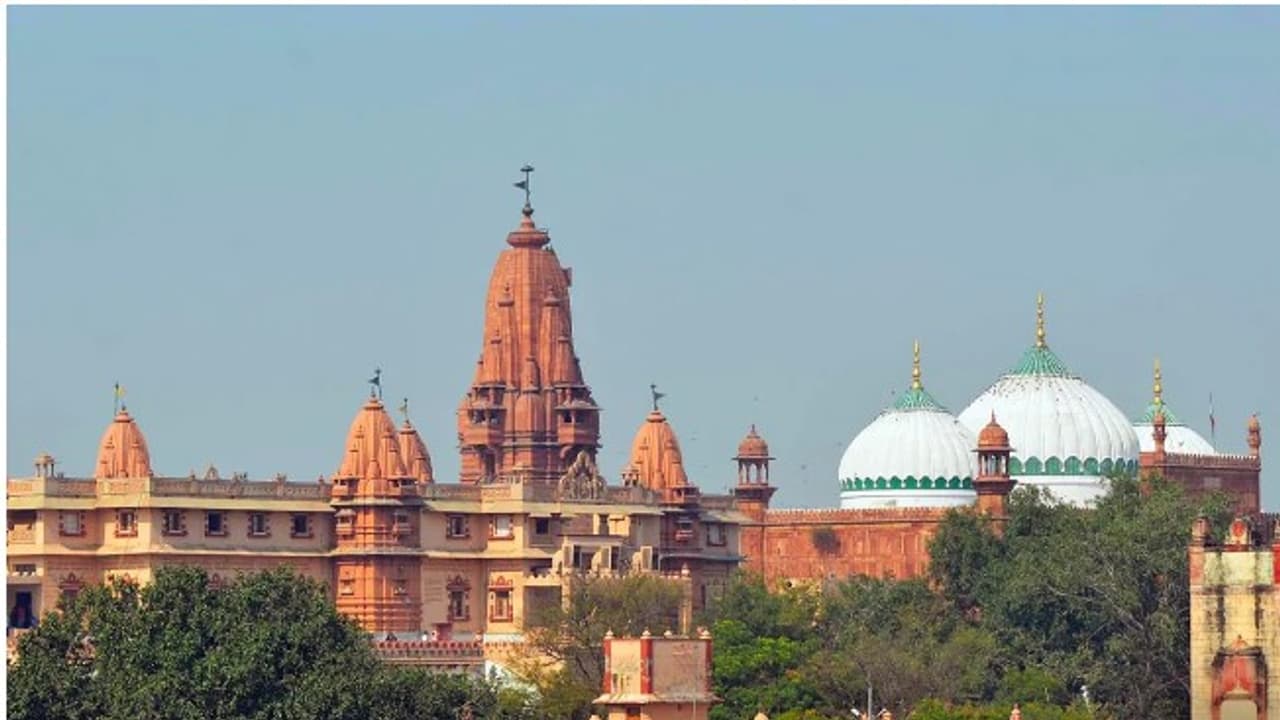 ಮಥುರಾ ಕೃಷ್ಣ ಜನ್ಮಭೂಮಿ ಸರ್ವೇ: ಹೈಕೋರ್ಟ್ ಆದೇಶಕ್ಕೆ ತಡೆ ನೀಡಲು ಸುಪ್ರೀಂ ನಕಾರ; ಹಿಂದೂಗಳಿಗೆ ಮತ್ತೆ ಜಯ! ಮಥುರಾ ಕೃಷ್ಣ ಜನ್ಮಭೂಮಿ ಸರ್ವೇ: ಹೈಕೋರ್ಟ್ ಆದೇಶಕ್ಕೆ ತಡೆ ನೀಡಲು ಸುಪ್ರೀಂ ನಕಾರ; ಹಿಂದೂಗಳಿಗೆ ಮತ್ತೆ ಜಯ!