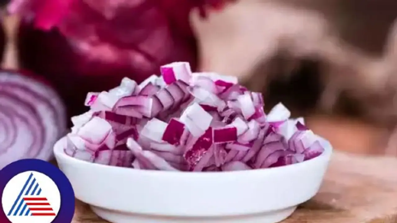 ಕತ್ತರಿಸಿದ ಈರುಳ್ಳಿ ಫ್ರಿಡ್ಜ್‌ನಲ್ಲಿ ಇಡ್ತೀರಾ? ಈ ಡೇಂಜರಸ್ ಕಾಯಿಲೆ ಕಾಡ್ಬೋದು ಹುಷಾರ್‌!