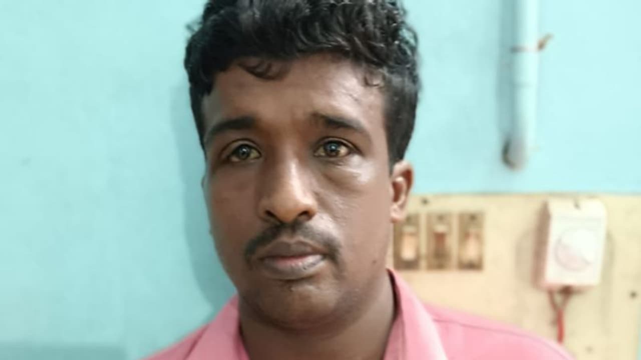 അയൽവാസികളായ യുവാക്കൾ, അസഭ്യം പറഞ്ഞത് ചോദ്യം ചെയ്ത് തുടങ്ങിയ തര്ക്കം; കലാശിച്ചത് കത്തിക്കുത്തിൽ, അറസ്റ്റ് അയൽവാസികളായ യുവാക്കൾ, അസഭ്യം പറഞ്ഞത് ചോദ്യം ചെയ്ത് തുടങ്ങിയ തര്ക്കം; കലാശിച്ചത് കത്തിക്കുത്തിൽ, അറസ്റ്റ്