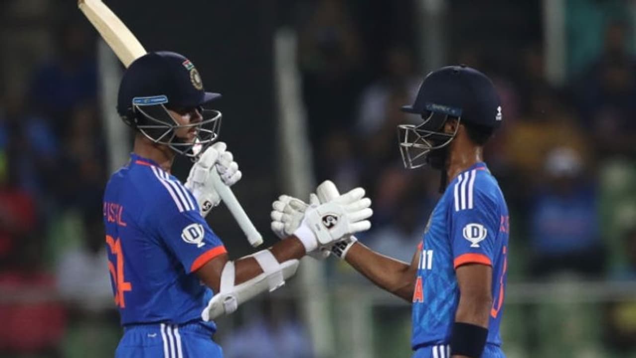 ടി20 ലോകകപ്പിനുള്ള ഇന്ത്യൻ ടീമില് അവനുണ്ടാകും, വമ്പന് പ്രവചനവുമായി മുന് ഇന്ത്യന് താരം ടി20 ലോകകപ്പിനുള്ള ഇന്ത്യൻ ടീമില് അവനുണ്ടാകും, വമ്പന് പ്രവചനവുമായി മുന് ഇന്ത്യന് താരം