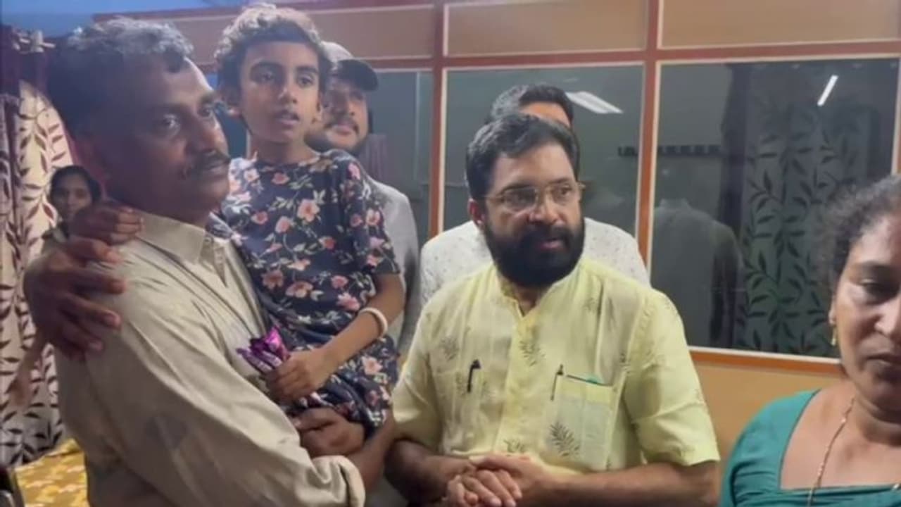 ഒരു വലിയ വീട്ടിലായിരുന്നു ഇന്നലെ രാത്രി, ഒരു സ്ത്രീയും മൂന്ന് പുരുഷൻമാരും അവിടെയുണ്ടായിരുന്നുവെന്ന് അബിഗേൽ ഒരു വലിയ വീട്ടിലായിരുന്നു ഇന്നലെ രാത്രി, ഒരു സ്ത്രീയും മൂന്ന് പുരുഷൻമാരും അവിടെയുണ്ടായിരുന്നുവെന്ന് അബിഗേൽ