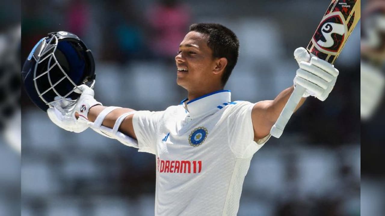 IND vs AUS T20: ప్లేయర్ ఆఫ్ ద మ్యాచ్ అవార్డు గెలుచుకున్న యశస్వి జైస్వాల్ 'సారీ' ఎందుకు చెప్పాడు..? 