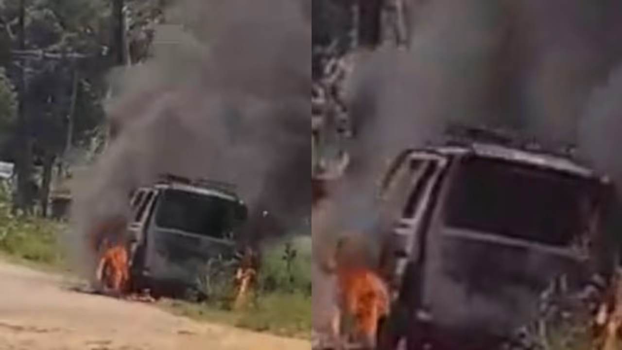 ഡ്രോണ് ഉപയോഗിച്ച് മരുന്ന് തളിക്കാനെത്തിയവര് സഞ്ചരിച്ച വാഹനം കത്തിനശിച്ചു, സംഭവം തൃശ്ശൂരില് ഡ്രോണ് ഉപയോഗിച്ച് മരുന്ന് തളിക്കാനെത്തിയവര് സഞ്ചരിച്ച വാഹനം കത്തിനശിച്ചു, സംഭവം തൃശ്ശൂരില്