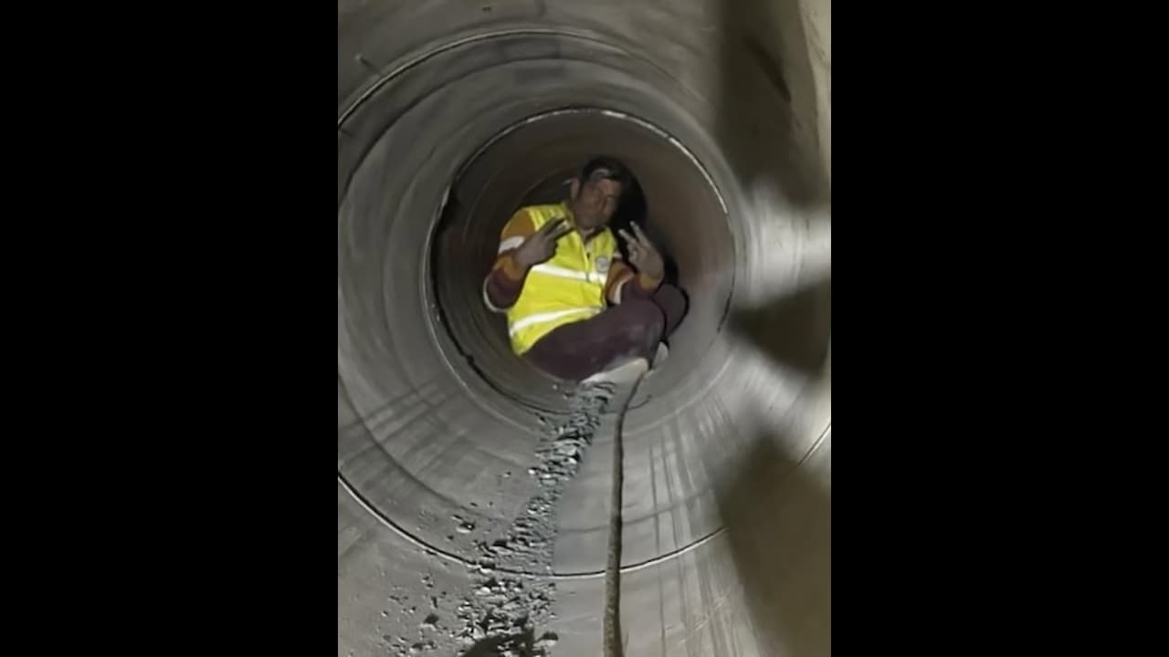 Top Stories : సొరంగం నుంచి బైటికి వచ్చిన కూలీలు, తెలంగాణలో ప్రచారం సమాప్తం, ఆటోలో రాహుల్ రయ్ రయ్.. బాబుకు షాక్ Top Stories : సొరంగం నుంచి బైటికి వచ్చిన కూలీలు, తెలంగాణలో ప్రచారం సమాప్తం, ఆటోలో రాహుల్ రయ్ రయ్.. బాబుకు షాక్