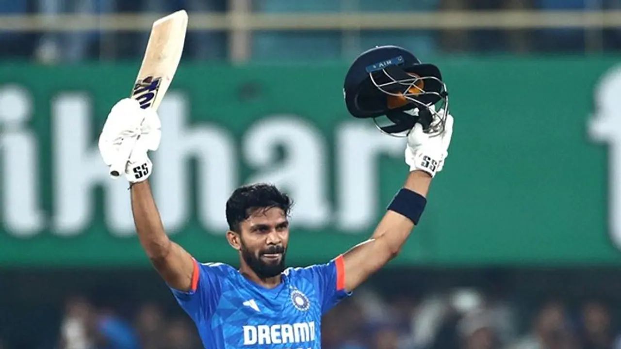 Gaikwad brilliance propels India to a commanding 222/3 against Australia in the 3rd T20I Gaikwad brilliance propels India to a commanding 222/3 against Australia in the 3rd T20I