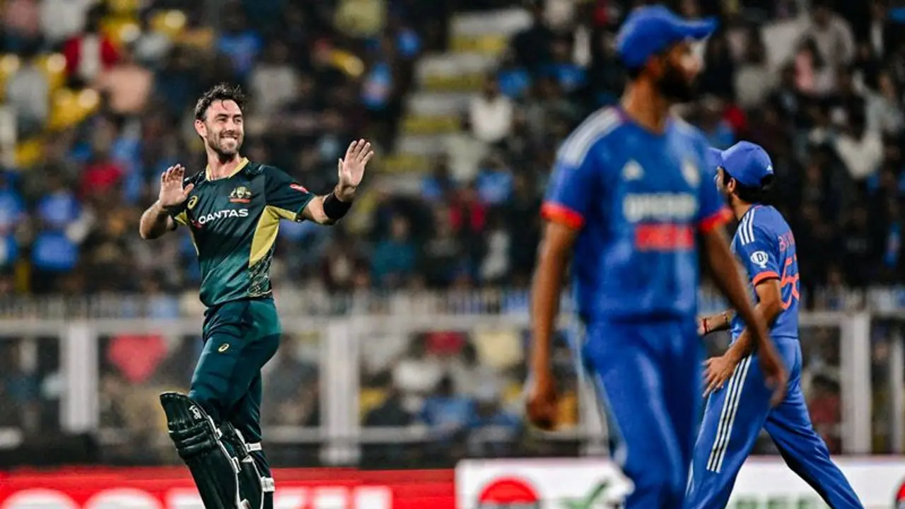 കോലിക്കും രോഹിത്തിനുമില്ലാത്ത നേട്ടം സ്വന്തം പേരിലാക്കി മാക്സ്വെല്; പിന്നിലാക്കിയത് ബാബറിനേയും വസീമിനേയും കോലിക്കും രോഹിത്തിനുമില്ലാത്ത നേട്ടം സ്വന്തം പേരിലാക്കി മാക്സ്വെല്; പിന്നിലാക്കിയത് ബാബറിനേയും വസീമിനേയും