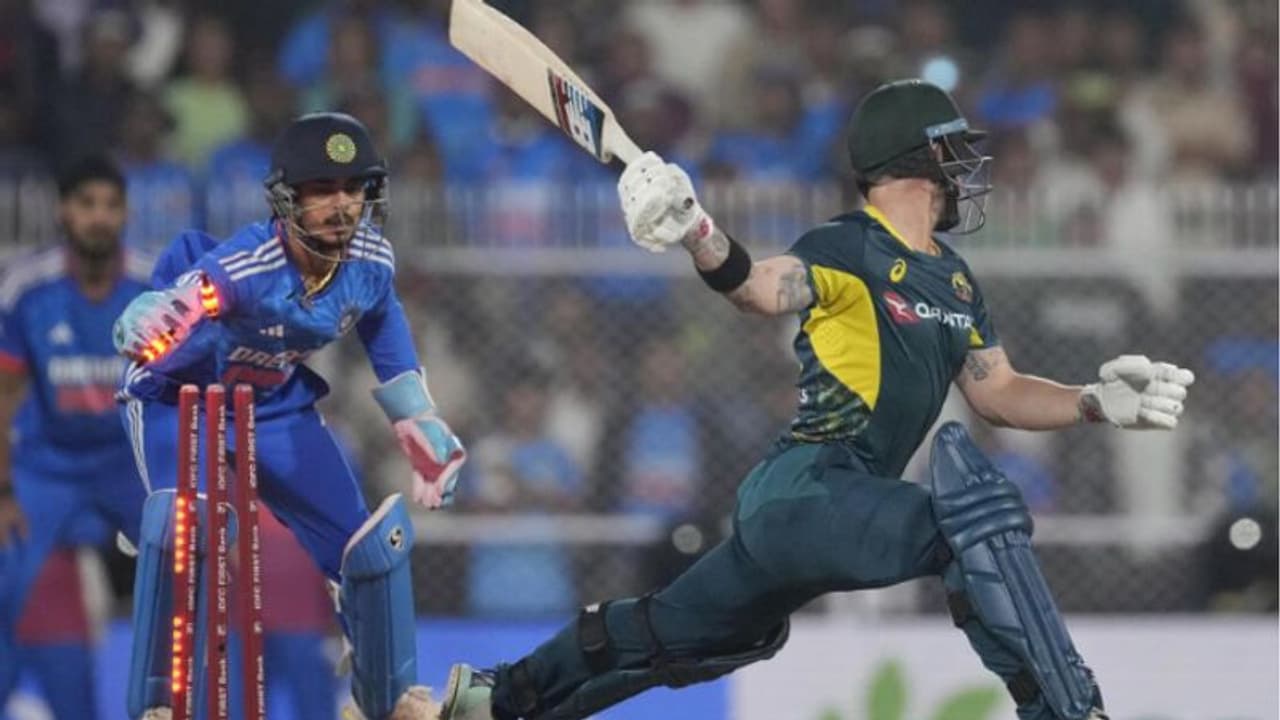 തോല്പിച്ചത് ഇഷാന് കിഷന്റെ 'ആനമണ്ടത്തരം'? സ്റ്റംപിംഗിന് അപ്പീല് കൊടുത്ത് നോബോളും സിക്സും ചോദിച്ചുവാങ്ങി തോല്പിച്ചത് ഇഷാന് കിഷന്റെ 'ആനമണ്ടത്തരം'? സ്റ്റംപിംഗിന് അപ്പീല് കൊടുത്ത് നോബോളും സിക്സും ചോദിച്ചുവാങ്ങി