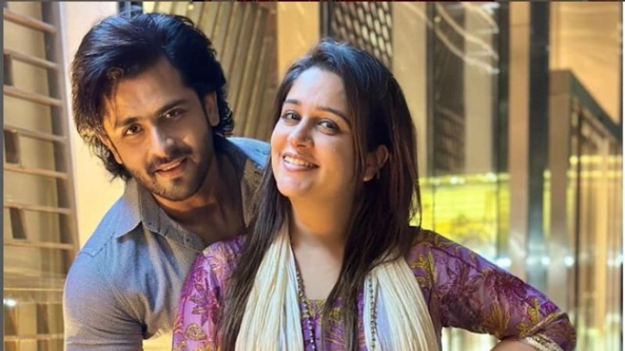 Jhalak Dikhhla Jaa 11: Dipika Kakar pays surprises visit on set to support husband Shoaib Ibrahim Jhalak Dikhhla Jaa 11: Dipika Kakar pays surprises visit on set to support husband Shoaib Ibrahim