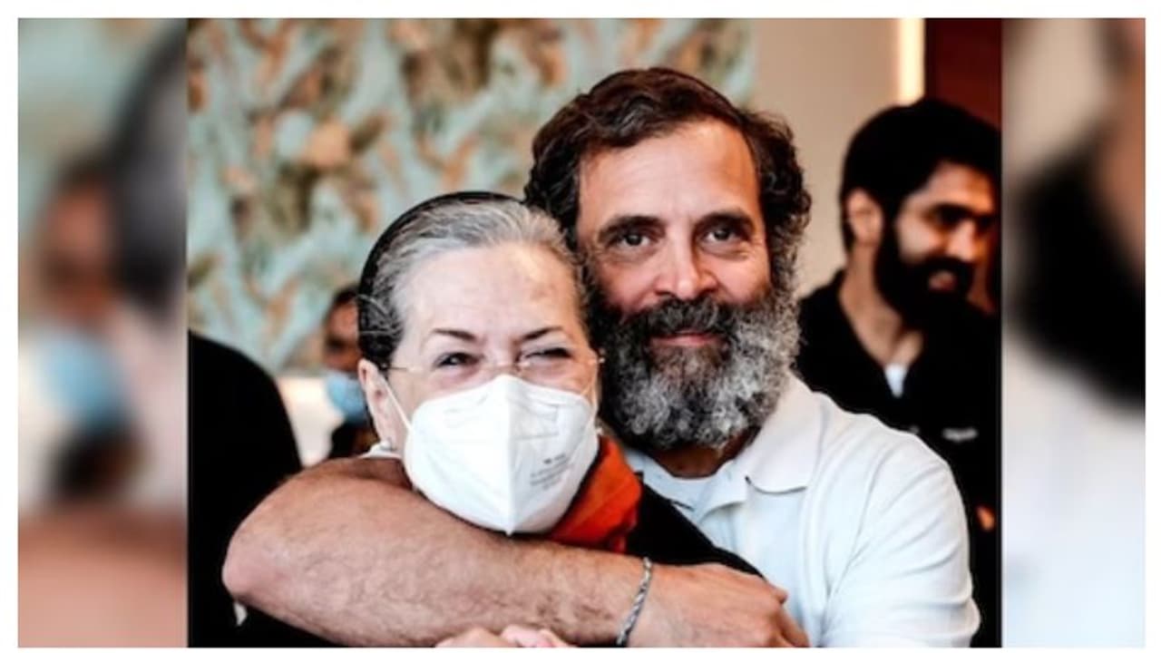 'അമ്മയെ ഇങ്ങോട്ട് കൊണ്ടുവരണമെന്നാണ് ആഗ്രഹം, വയനാട് തനിക്ക് രണ്ടാമത്തെ വീട് പോലെ'; രാഹുൽ ഗാന്ധി 'അമ്മയെ ഇങ്ങോട്ട് കൊണ്ടുവരണമെന്നാണ് ആഗ്രഹം, വയനാട് തനിക്ക് രണ്ടാമത്തെ വീട് പോലെ'; രാഹുൽ ഗാന്ധി