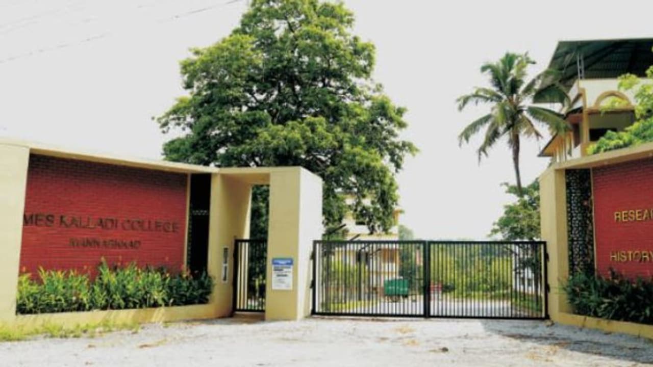 കല്ലടി കോളജില്‍ വിദ്യാര്‍ഥികള്‍ തമ്മില്‍ കൂട്ടയടി; ഒരു വിദ്യാർത്ഥി കസ്റ്റഡിയിൽ, 18 പേർക്ക് സസ്പെൻഷൻ