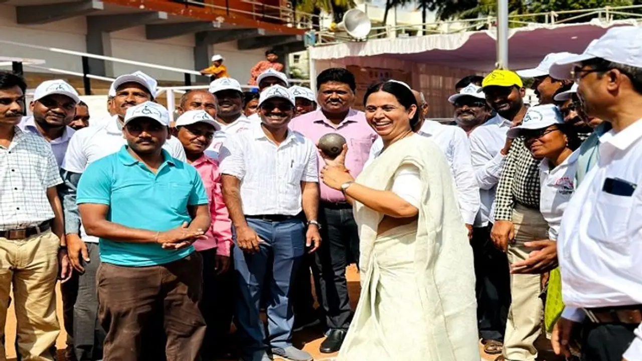 ತಾಯಿ ಸ್ಥಾನದಲ್ಲಿ‌ ನಿಂತು ನಿಮ್ಮ ಬೇಡಿಕೆ ಈಡೇರಿಸುವೆ: ಸಚಿವೆ ಲಕ್ಷ್ಮೀ ಹೆಬ್ಬಾಳಕರ 